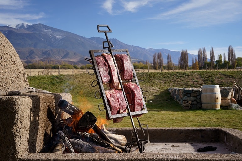12.-La-mejor-carne-seleccionada-Ohra-Pampa-para-el-evento-de-lanzamiento-en-Mendoza-min